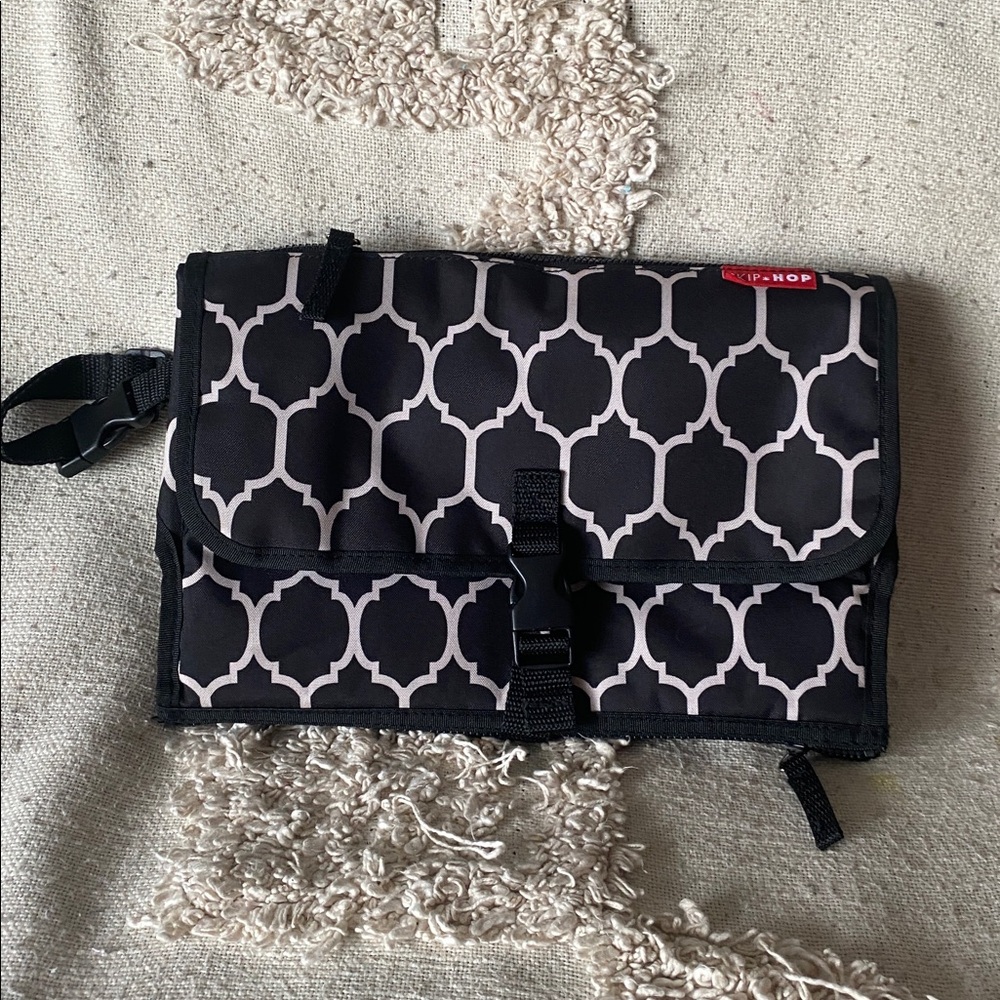 Skip Hop Diaper Carrier EUC